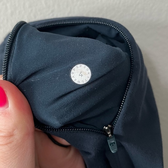 Lululemon Women's Size 4 Run Rulu Run Track Pant Navy Blue W5ARPS Zip Pockets - Picture 10 of 10